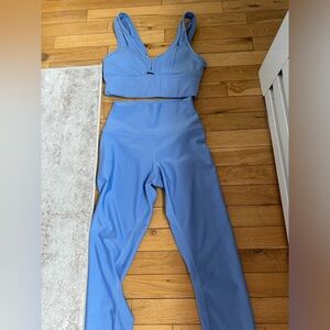 Alo Yoga workout set light blue size small